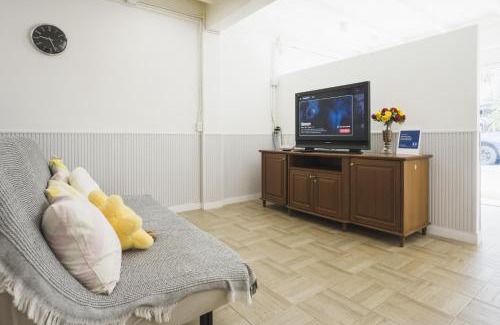 Bang Na Apartamento | Nitichai place, Cozy 3-Storey Sukhumvit Stay