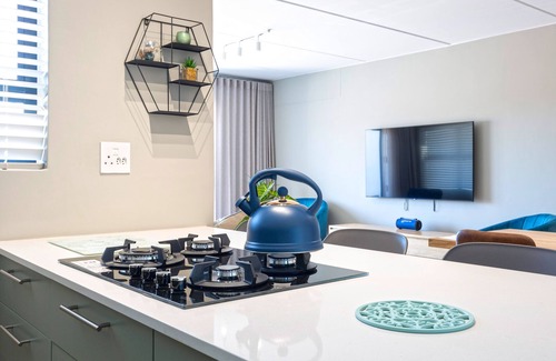 Langebaan Apartamento | Nivica 46 Luxury Apartment with Sea View. Close to beach and amenities.