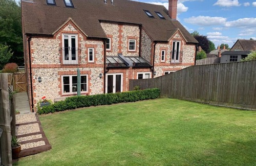 Frieth Casa | Nixey Cottage - Pet friendly in the Chiltern Hills
