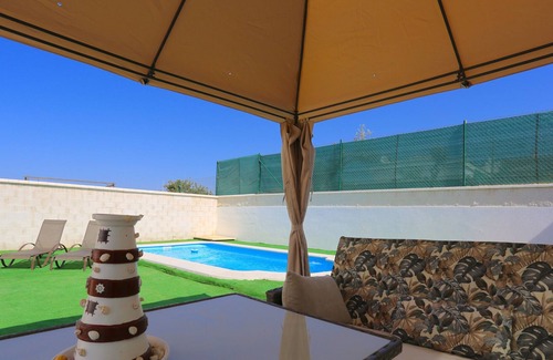 Velez-Malaga Chalet De Esquí | Beach house, 5 bedrooms & 10 sleeps, parking, A/C, WIFI, BBQ, sights, quite area