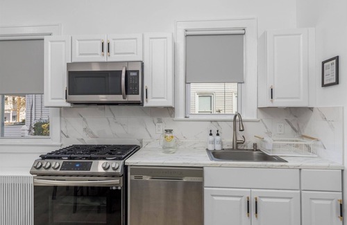 Passaic Casa | NJ's Cozy Casa Oasis - Entire home for groups/families!