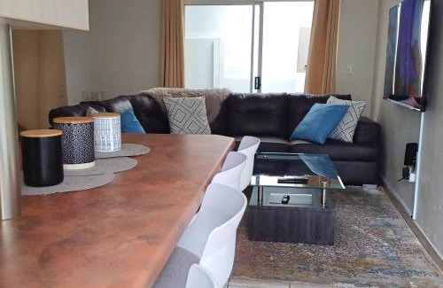 Windhoek Apartamento | NJ WINDHOEK VILLA MANZi