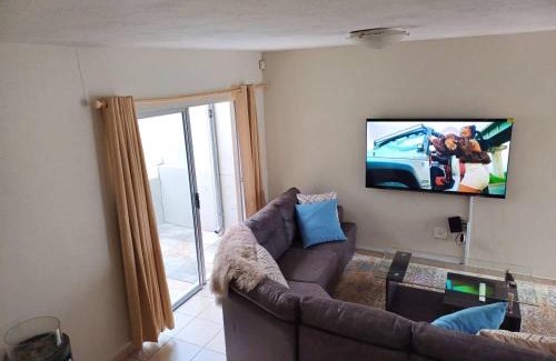 Windhoek Apartamento | NJ WINDHOEK VILLA MANZi