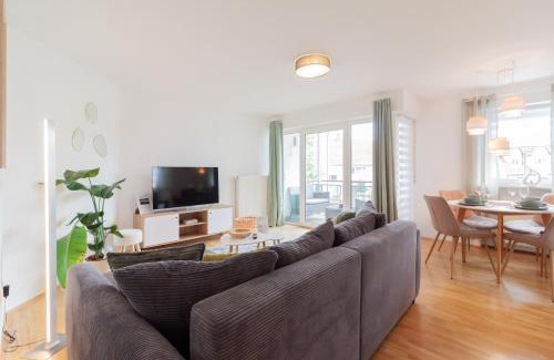 Bad Buchau Apartamento | nJoy! Federsee Getaway - Central - Coffee - Balcony - perfect for business and travel