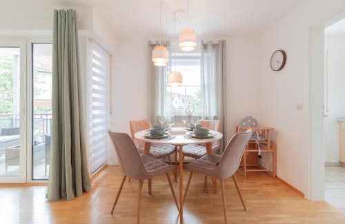 Bad Buchau Apartamento | nJoy! Federsee Getaway - Central - Coffee - Balcony - perfect for business and travel