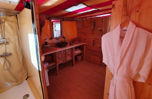 Sidi Badhaj Casa | Nkhila Lodge, campamento privado en el desierto de Agafay con 5 habitaciones de lujo en tiendas de campaña