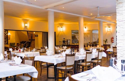 Victoria Falls Hotel | Nkosi Guest Lodge