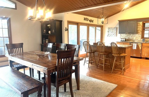 Locust Lake Village Casa | Luxury LAKEFRONT - Private Beach/Dock/Hot Tub/Sauna, and Skiing minutes away