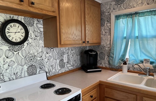 Lake Casa | Maple Street Cottage is the perfect couple’s retreat.
