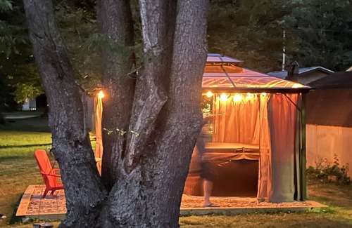 Lake Casa | Maple Street Cottage is the perfect couple’s retreat.