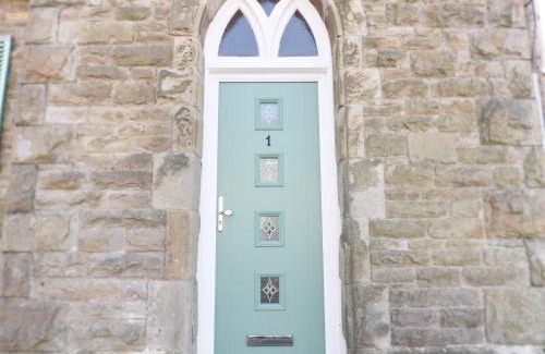 Crynant Casa | No 1 Church Cottages
