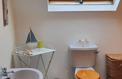 Westport Casa | Holiday Home in Westport Town, Sleeping 6