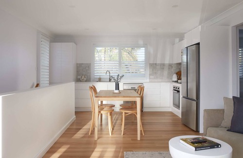 Nelson Bay Casa | No 1 Luana - holiday townhouse