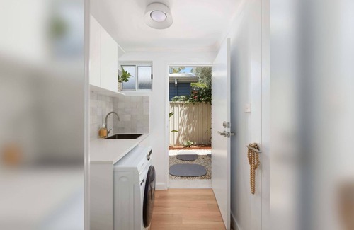 Nelson Bay Casa | No 2 Luana - holiday townhouse