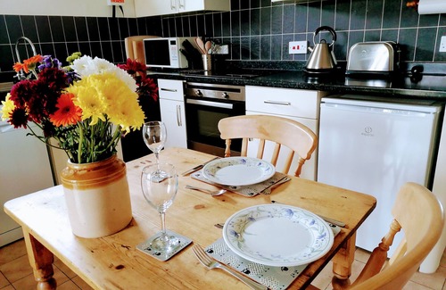 Stowmarket Cabaña | No 3 Barn Cottages Sleeps 2 (1 Bedroom)