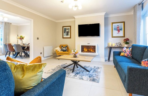 Killarney Casa | No 31 Killarney Holiday Village for 8! Ideal Location!