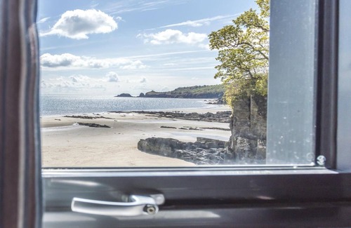 Saundersfoot Hotel | No 4 Ocean Cabins - Saundersfoot Harbour - Saundersfoot