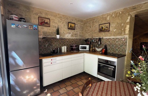Arles City Centre Apartamento | N ° 5 - Apartamento histórico de 70m2 en el corazón del centro con jardín.