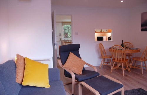 Bryn-crug Cabaña | No 6 at Dolgoch Falls Cottages