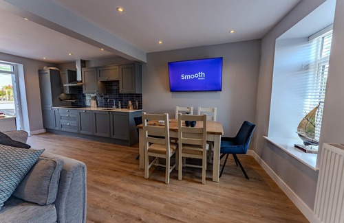 Beaumaris Casa | No. 66 - Stylish Pet-Friendly Cottage in Beaumaris