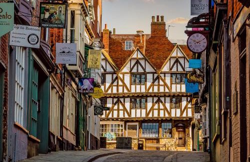 Lincoln Casa | No 7 Castle Hill