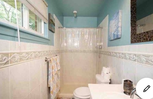 Farmington Hills Casa | No Cleaning Fee! 2-Bedroom Home with Library Room, 2 living spaces