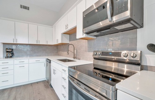 Thomas Square Apartamento | No Cleaning Fee! Amazing walkable location! Pets Ok