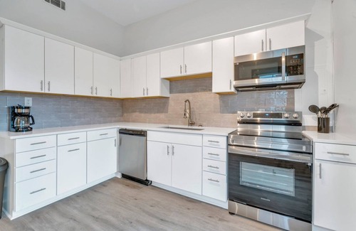 Thomas Square Apartamento | No Cleaning Fee! Amazing walkable location! Pets Ok