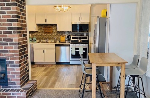 Town of Pines Casa | No Cleaning Fee! Cozy Cottage in Dunes National Park, Beverly Shores Indiana.