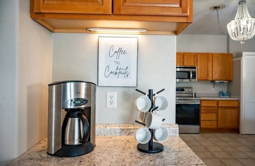 Estelline Casa | No Cleaning Fee + Two Kitchens + Separate Primary