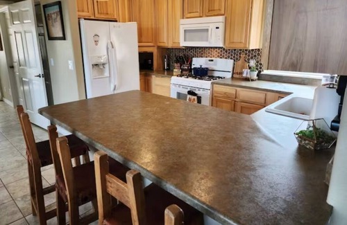 Cripple Creek Casa | No Cleaning Fees, Spacious & Secluded Mountain Home, Pikes Peak Views, Hot Tub!