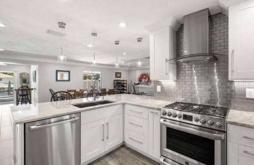 St. Petersburg - Clearwater Casa | Tranquil Canal Home Close to Downtown, Beaches & More