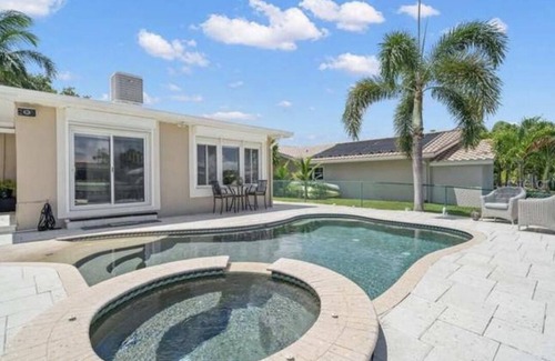 St. Petersburg - Clearwater Casa | Tranquil Canal Home Close to Downtown, Beaches & More