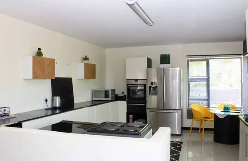 Hartbeespoort Casa | No load-shedding, wi-fi & pool