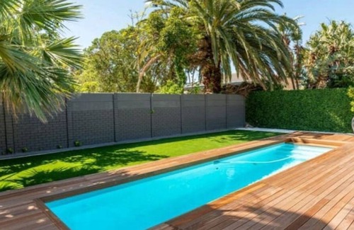 Fresnaye Villa | No Loadshedding Family Home with Fireplace