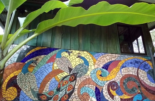 La Ese Cabina | ¡Nuevo listado! Cabaña cubierta de mosaico en las montañas del sur de Costa Rica