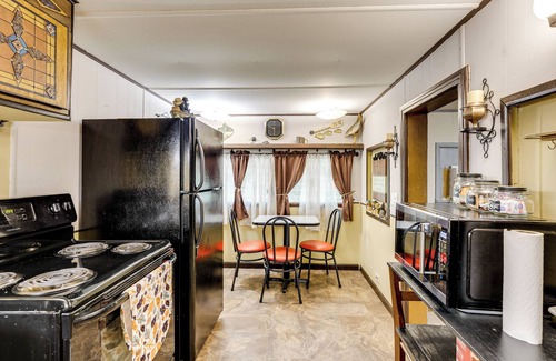 Langston Cabina | No Pet Fee! Family Cabin 2 Mi to Lake Guntersville
