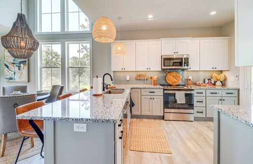 Myrtle Grove Casa | "No Regerts" a Modern and Spacious 5-bedroom home in Wilmington