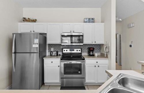 Kissimmee Casa | No Resort Fee, Near Disney, 4 Bd with Private Pool