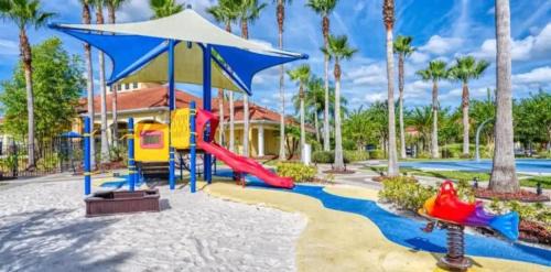 Kissimmee Casa | No Resort Fee, Near Disney, 4 Bd with Private Pool