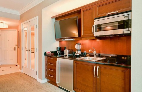 Las Vegas Condominio | MGM Signature Luxury Suite ¡VISTA AL PILA! Sin cargo de resort