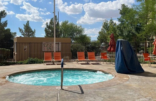 Enterprise Condominio | No Resort Fees. Adjacent casino with restaurants/movie theater/bowling alley.