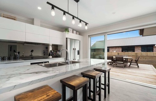 Wharewaka Casa | No Service Fee - 3 min drive to the lake