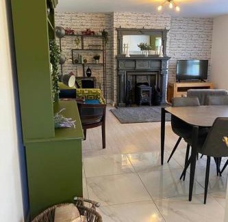 Moville Apartamento | No2 at Rosebank Apartments