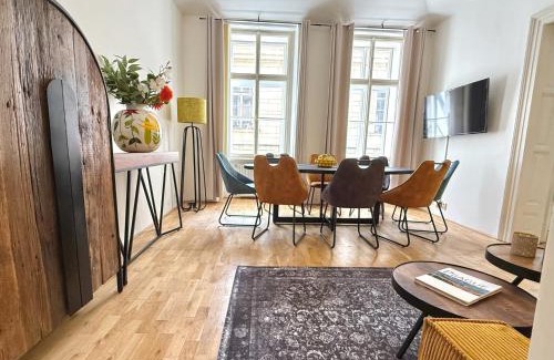Stare Mesto Apartamento | No2 Style & Design XXL City Centre Apartment