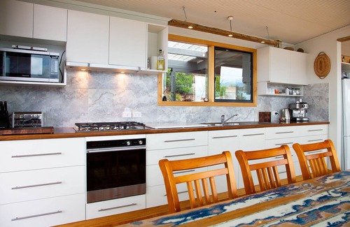 Dennes Point Casa | No41 Dennes Point - Beachside Holiday Home
