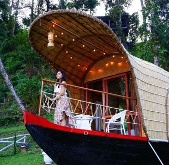 Pirmed Cama Y Desayuno | Noah's Ark- River Front Boat House Cottage