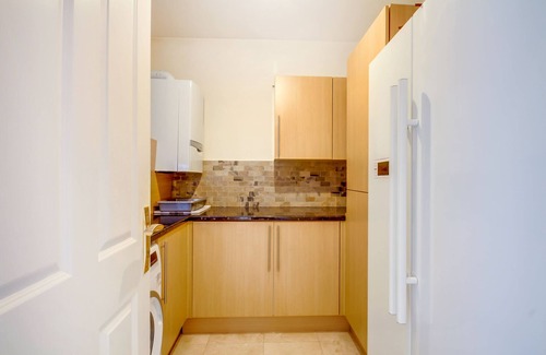 North Acton Casa | NOAL ROAD: 4 BEDROOM 4 BATHROOM 2 SITTING ROOM