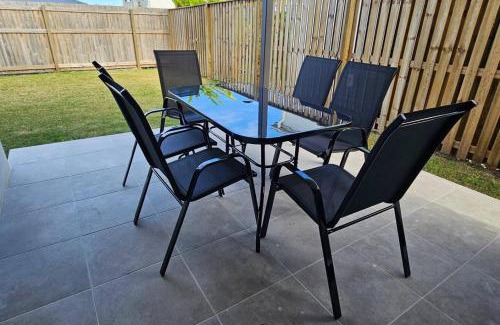 Burpengary East Casa | Noble Casa Brand New Estate Sleeps 8 Burpengary East