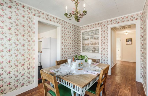 Prineville Casa | Noble - Charming 1930s 3-bedroom house with WiFi and AC in Prineville